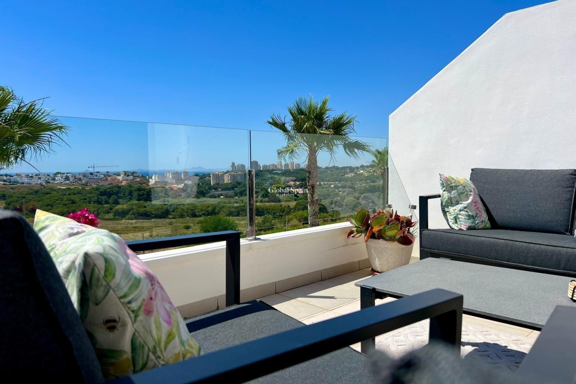 Resale - HOUSE -
ORIHUELA COSTA - Costa Blanca