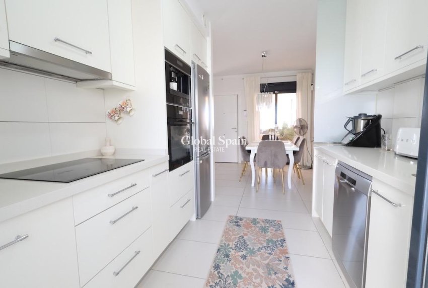 Resale - HOUSE -
ORIHUELA COSTA - Costa Blanca