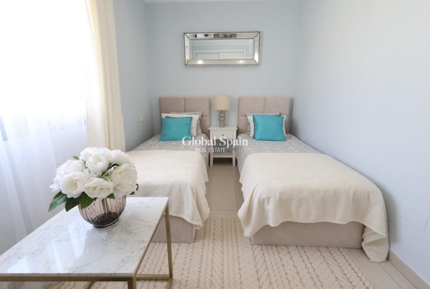 Resale - HOUSE -
ORIHUELA COSTA - Costa Blanca