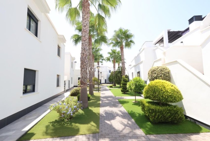 Resale - HOUSE -
ORIHUELA COSTA - Costa Blanca