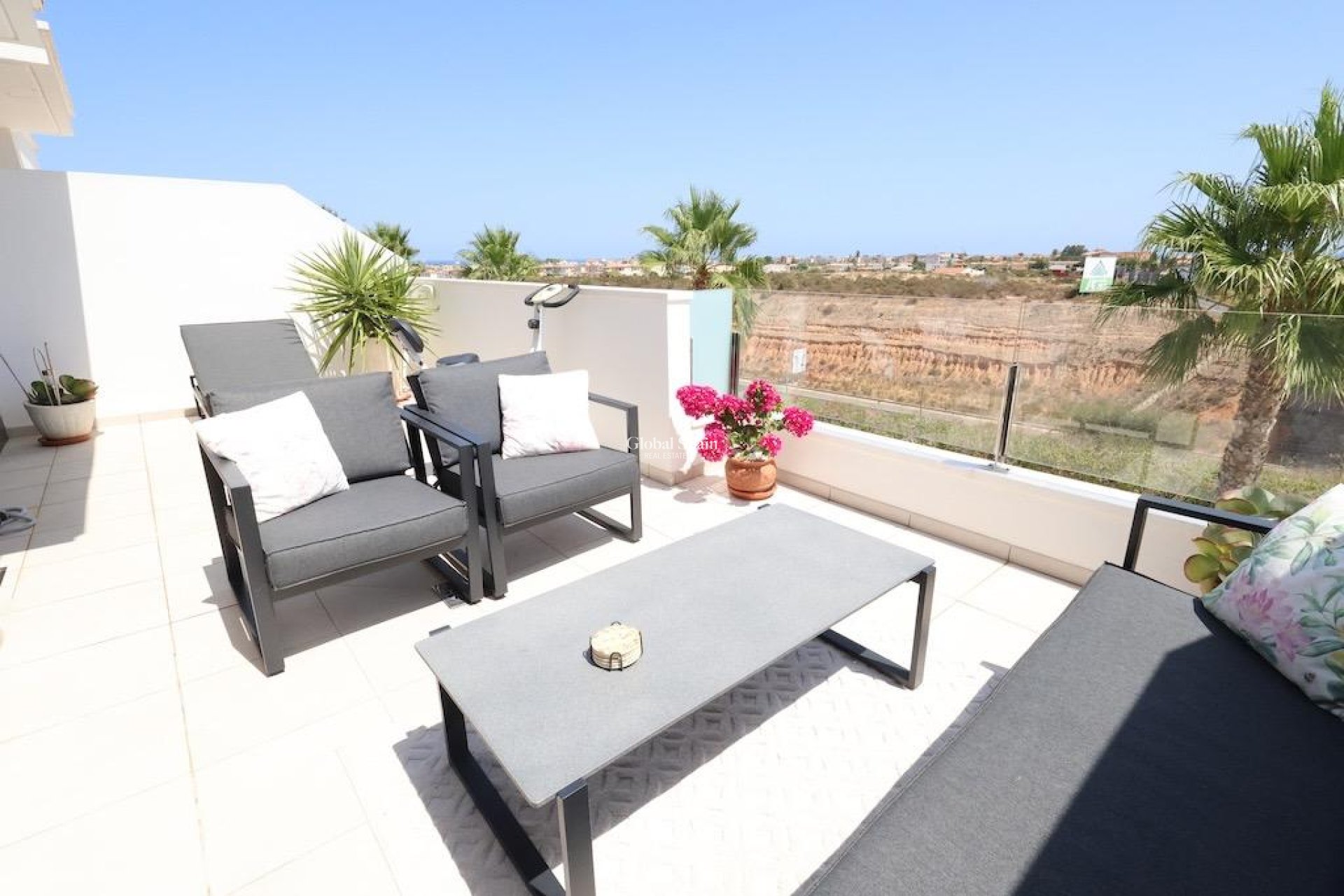 Resale - HOUSE -
ORIHUELA COSTA - Costa Blanca