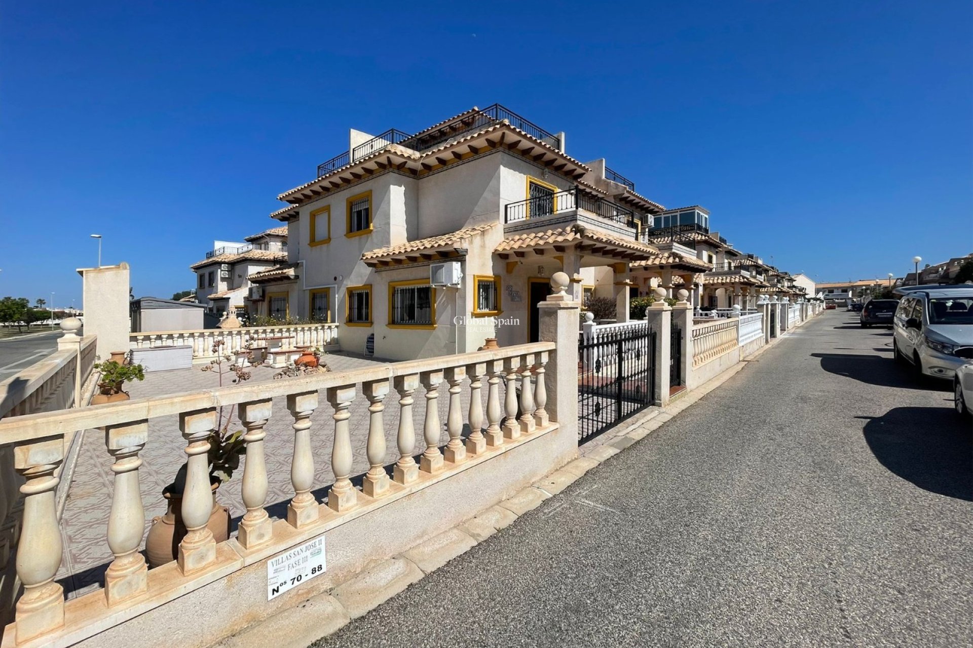 Resale - HOUSE -
ORIHUELA COSTA - Costa Blanca