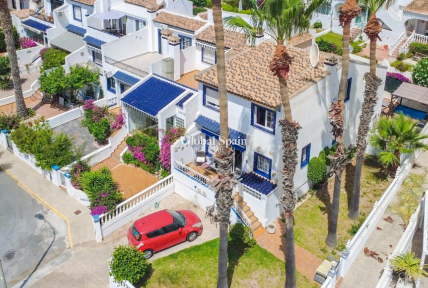 Resale - HOUSE -
ORIHUELA COSTA - Costa Blanca