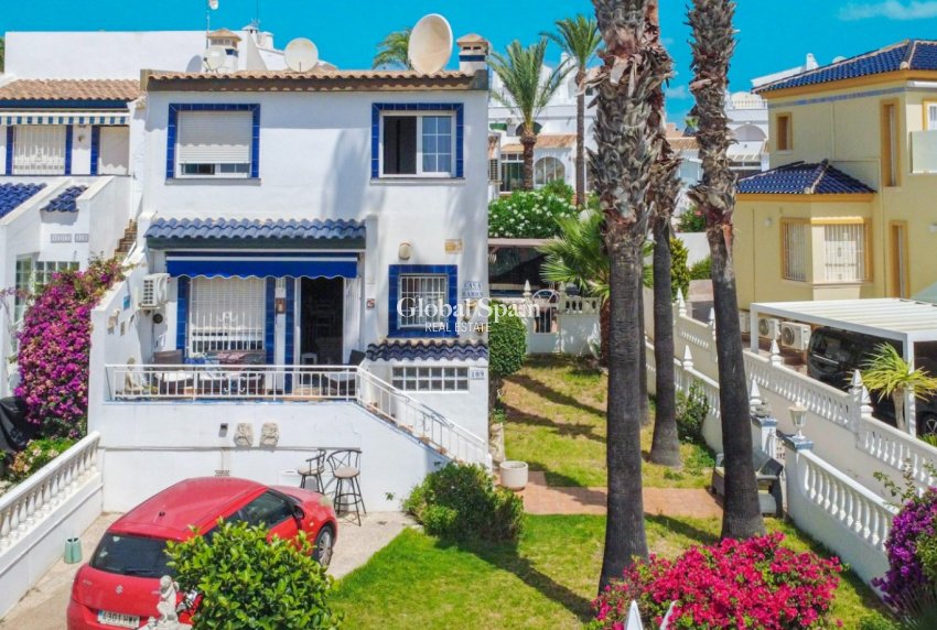 Resale - HOUSE -
ORIHUELA COSTA - Costa Blanca