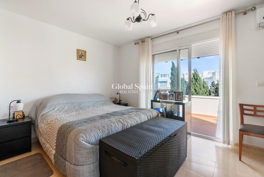 Resale - HOUSE -
ORIHUELA COSTA - Costa Blanca