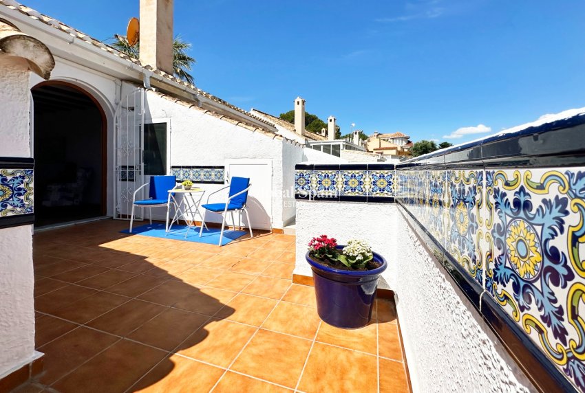 Resale - HOUSE -
ORIHUELA COSTA - Costa Blanca
