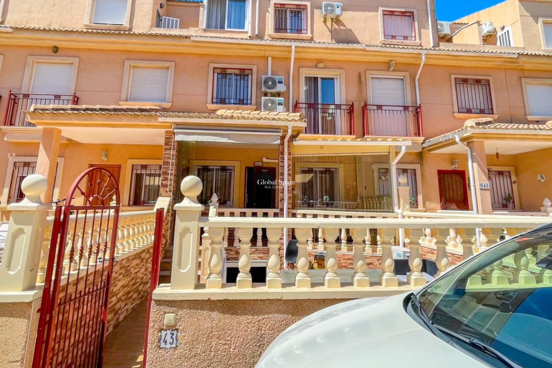 Resale - HOUSE -
ORIHUELA COSTA - Costa Blanca