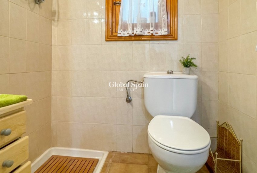 Resale - HOUSE -
ORIHUELA COSTA - Costa Blanca