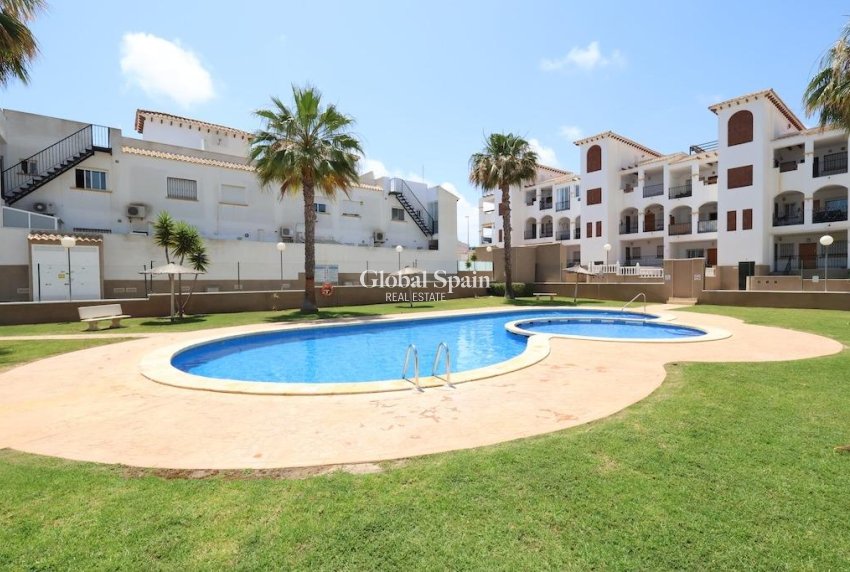 Resale - HOUSE -
ORIHUELA COSTA - Costa Blanca