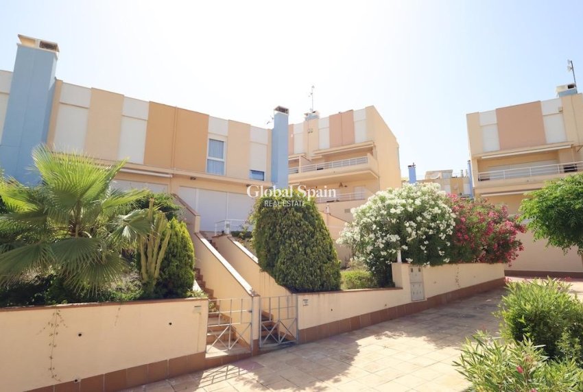 Resale - HOUSE -
ORIHUELA COSTA - Costa Blanca
