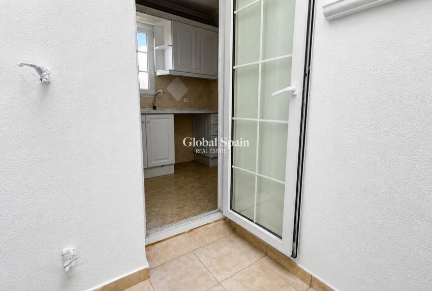 Resale - HOUSE -
ORIHUELA COSTA - Costa Blanca