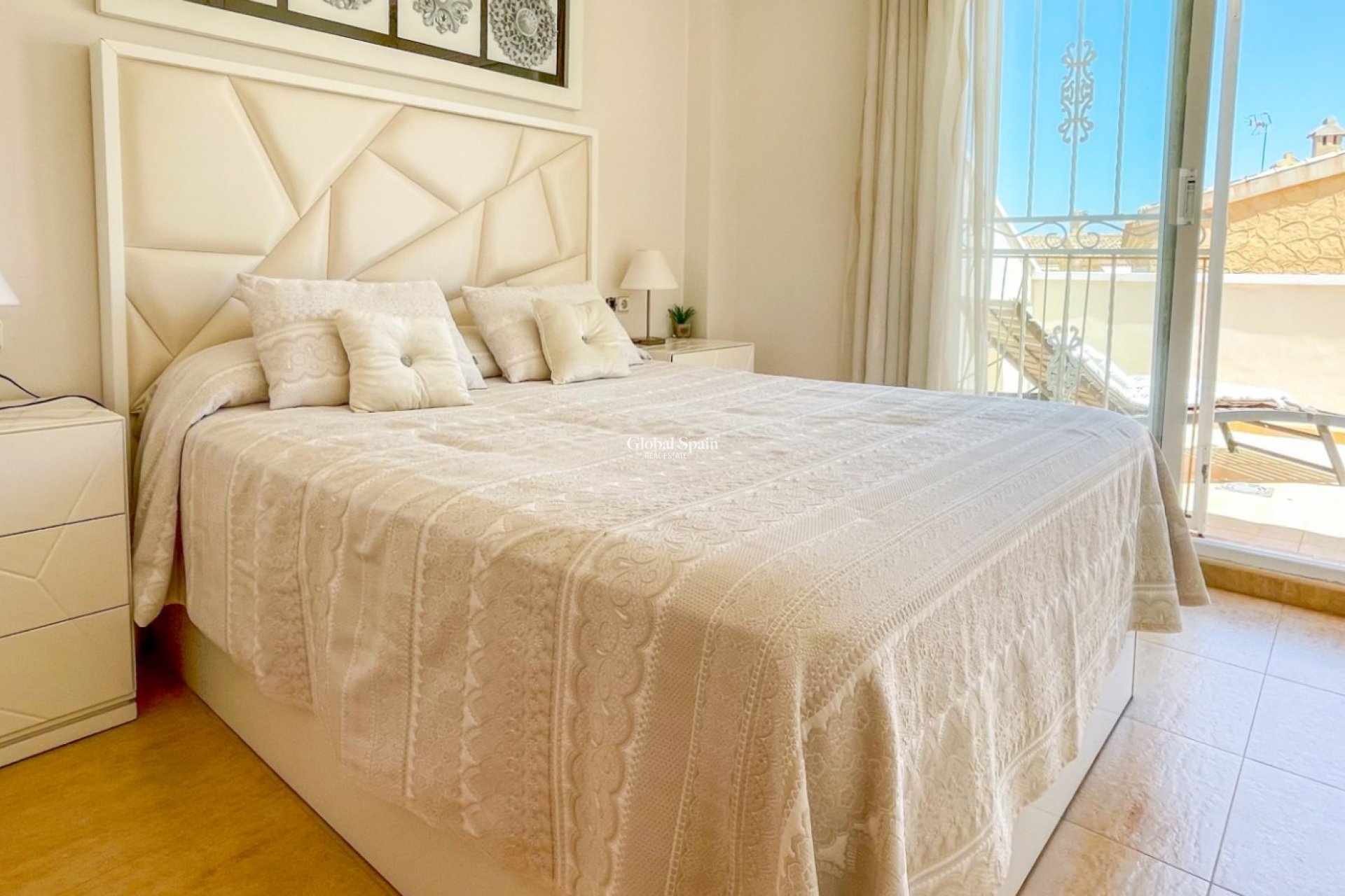 Resale - HOUSE -
ORIHUELA COSTA - Costa Blanca