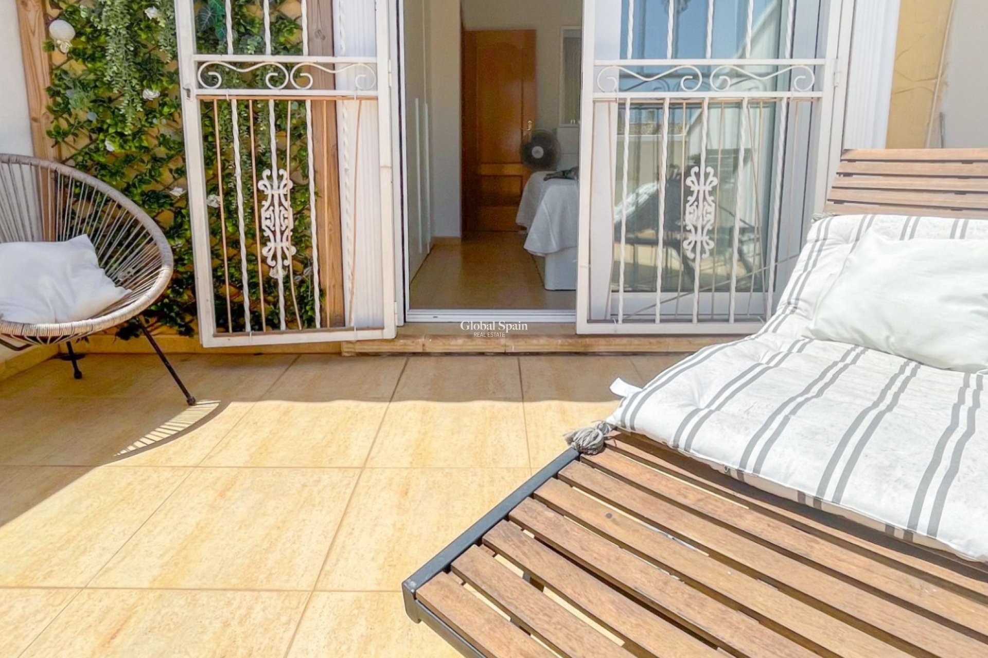 Resale - HOUSE -
ORIHUELA COSTA - Costa Blanca