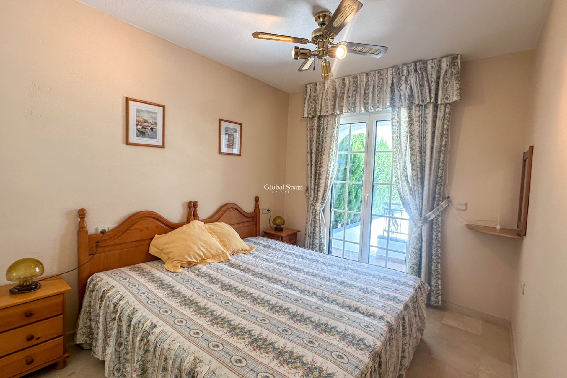 Resale - HOUSE -
ORIHUELA COSTA - Costa Blanca