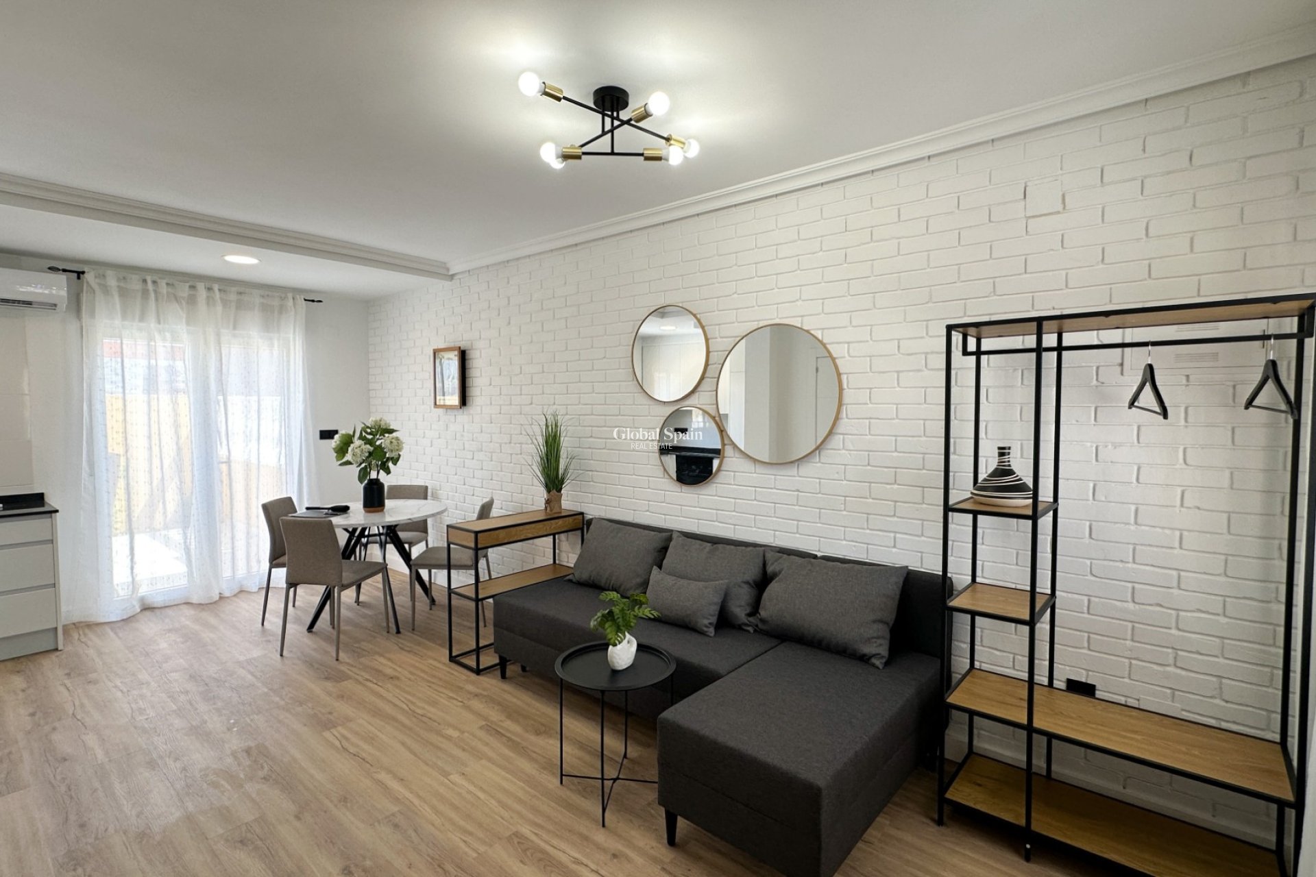 Resale - HOUSE -
ORIHUELA COSTA - Costa Blanca
