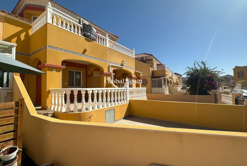 Resale - HOUSE -
ORIHUELA COSTA - Costa Blanca