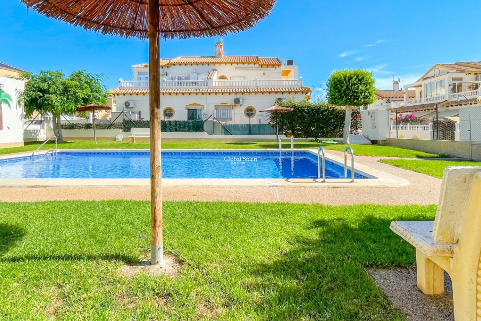 Resale - HOUSE -
ORIHUELA COSTA - Costa Blanca