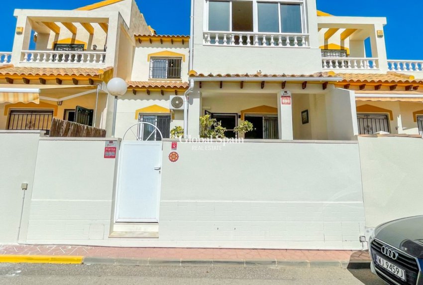 Resale - HOUSE -
ORIHUELA COSTA - Costa Blanca