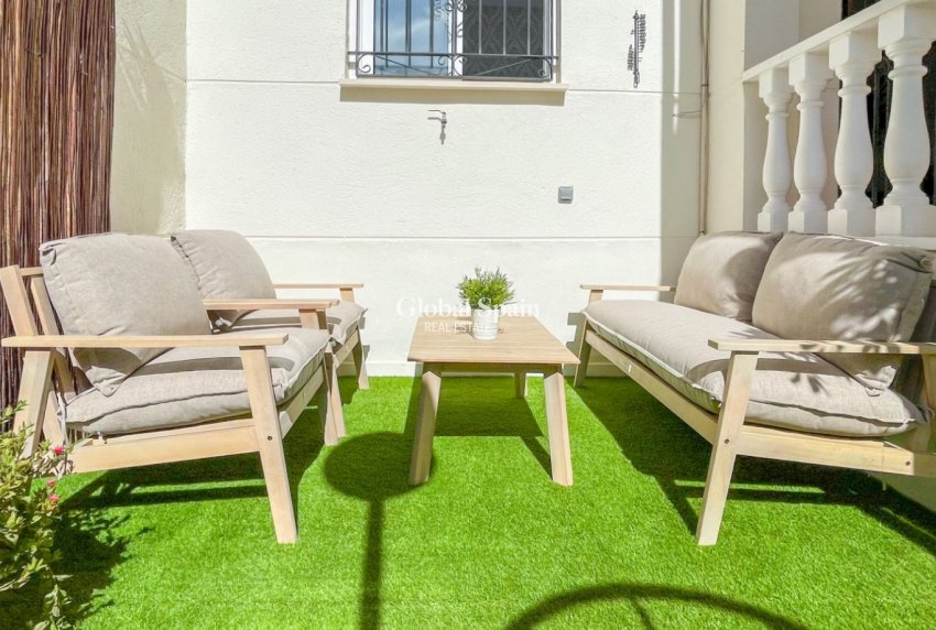 Resale - HOUSE -
ORIHUELA COSTA - Costa Blanca