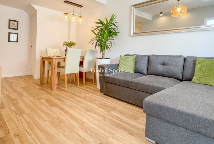 Resale - HOUSE -
ORIHUELA COSTA - Costa Blanca