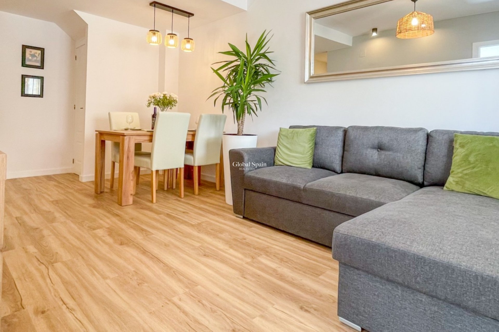 Resale - HOUSE -
ORIHUELA COSTA - Costa Blanca