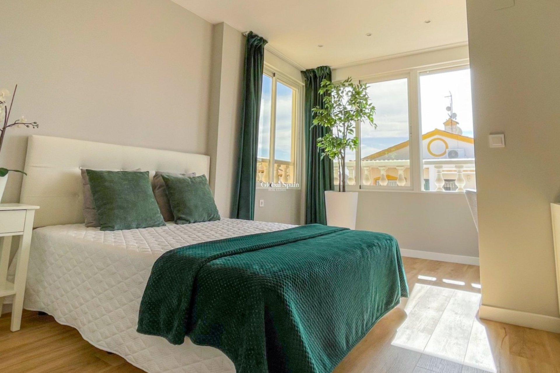 Resale - HOUSE -
ORIHUELA COSTA - Costa Blanca
