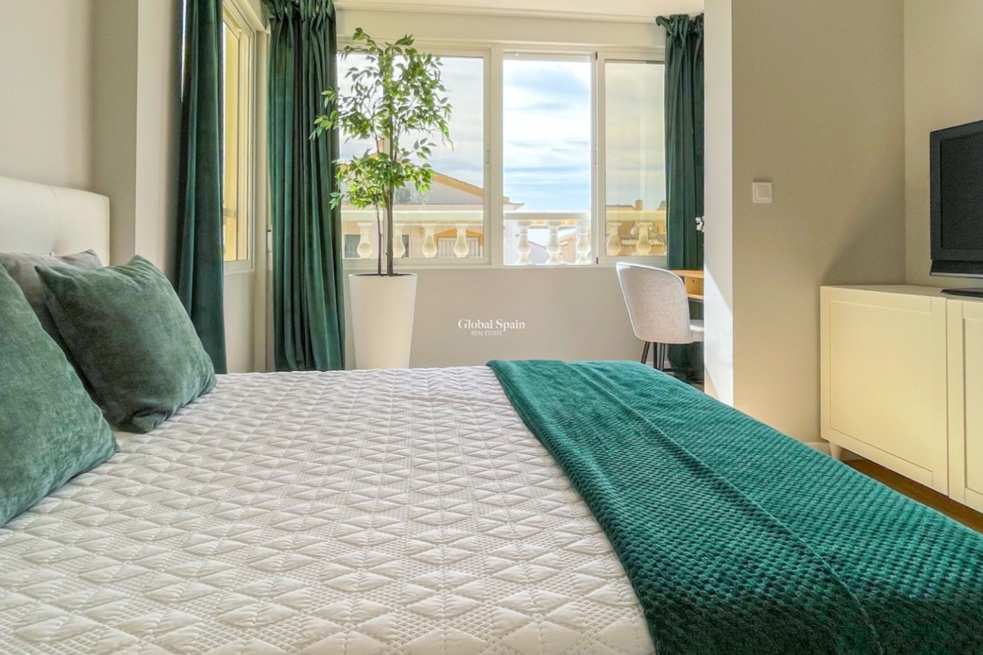 Resale - HOUSE -
ORIHUELA COSTA - Costa Blanca