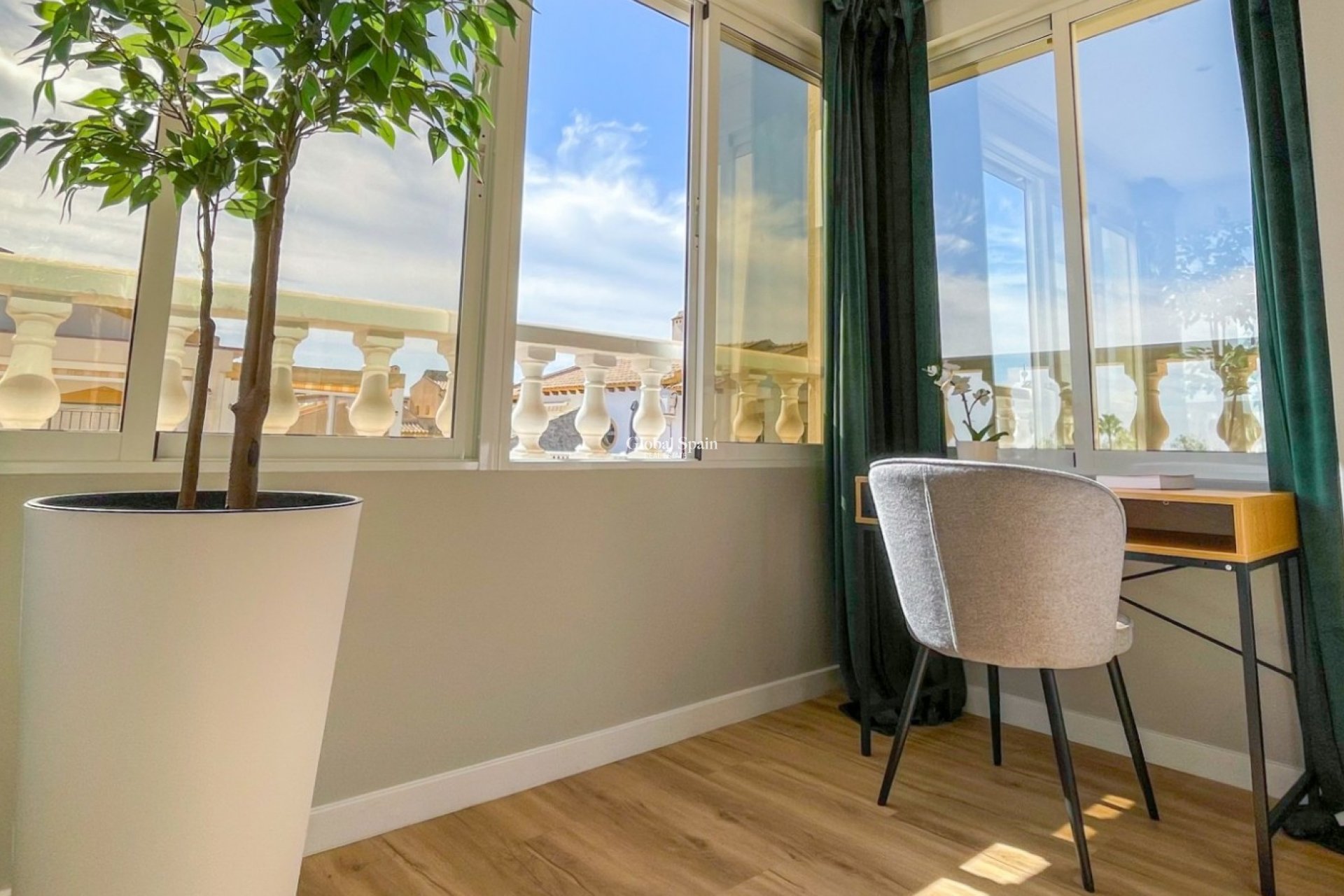 Resale - HOUSE -
ORIHUELA COSTA - Costa Blanca