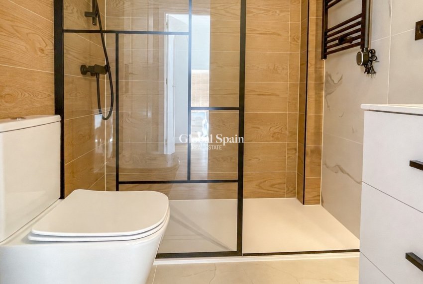 Resale - HOUSE -
ORIHUELA COSTA - Costa Blanca