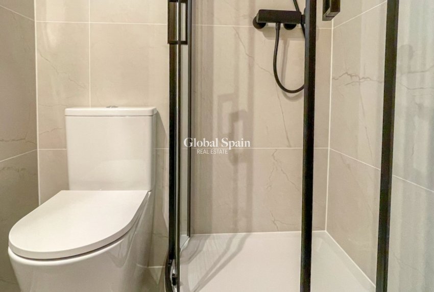 Resale - HOUSE -
ORIHUELA COSTA - Costa Blanca