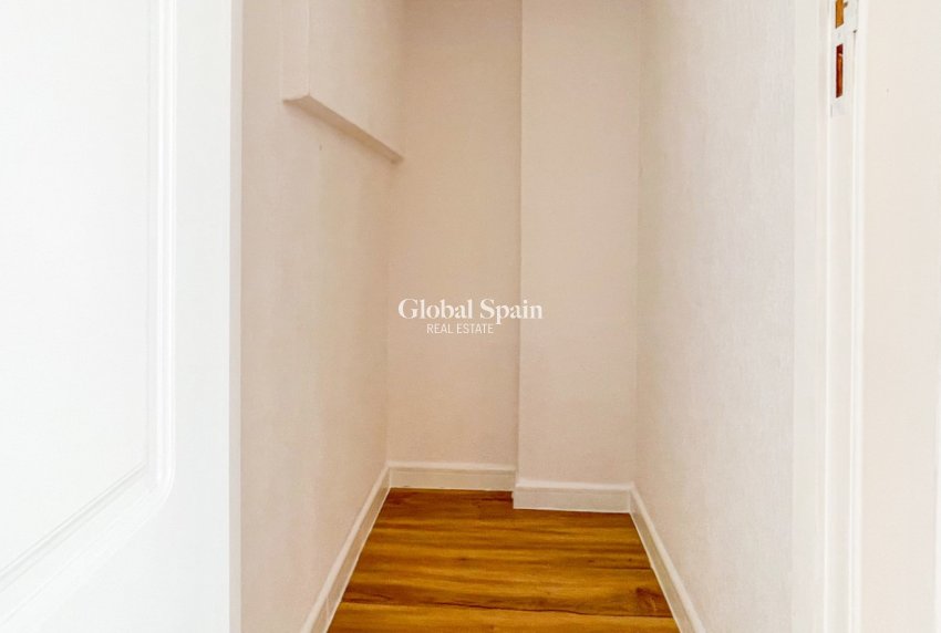 Resale - HOUSE -
ORIHUELA COSTA - Costa Blanca