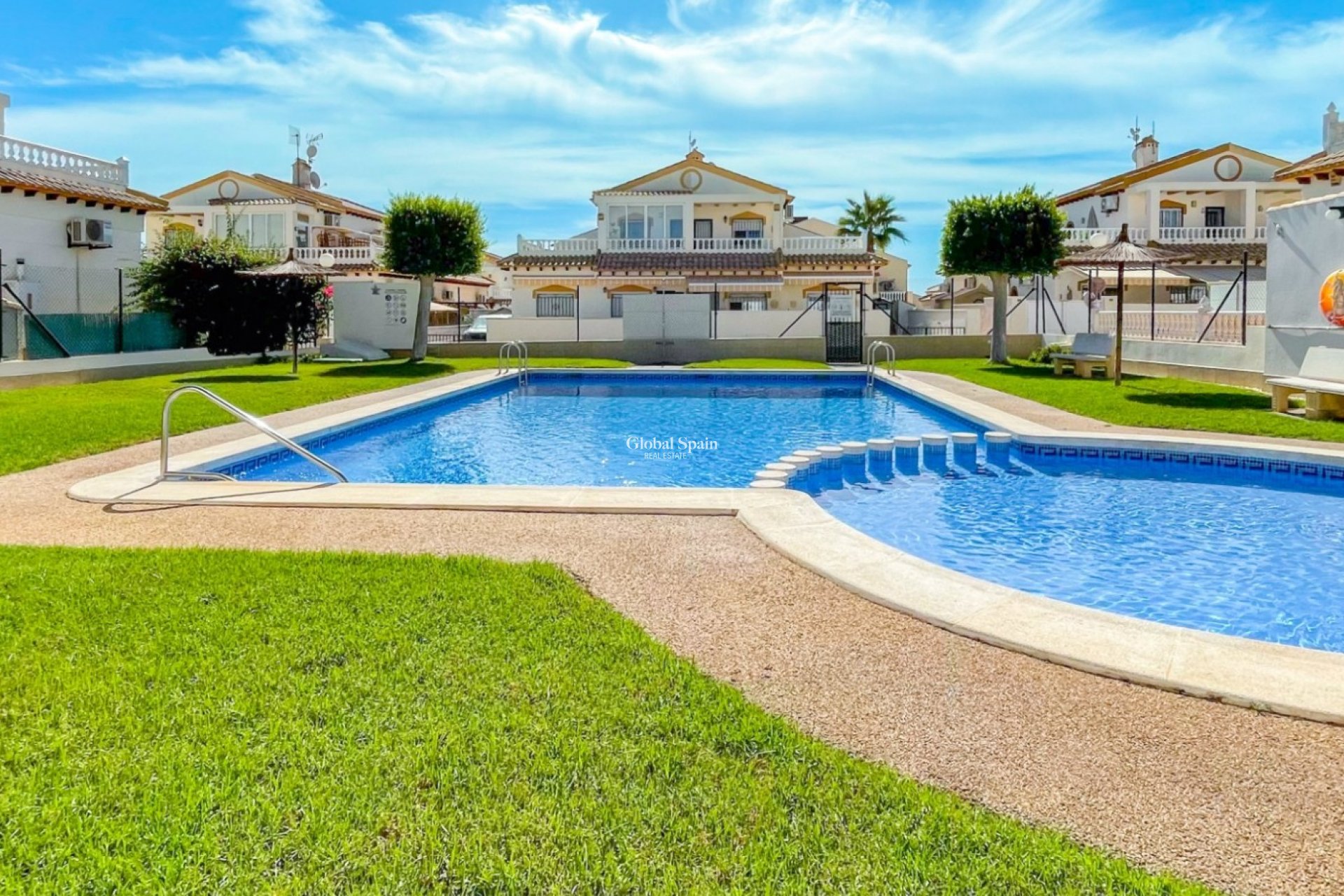 Resale - HOUSE -
ORIHUELA COSTA - Costa Blanca