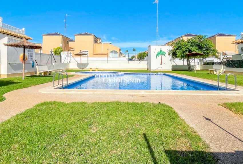 Resale - HOUSE -
ORIHUELA COSTA - Costa Blanca