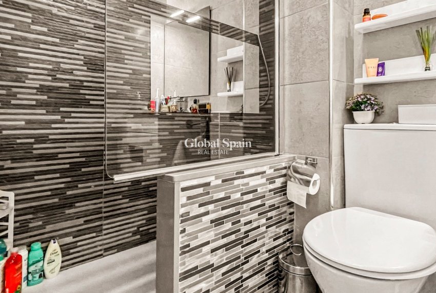 Resale - HOUSE -
ORIHUELA COSTA - Costa Blanca