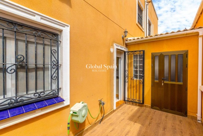 Resale - House -
ORIHUELA COSTA - Dream Hills