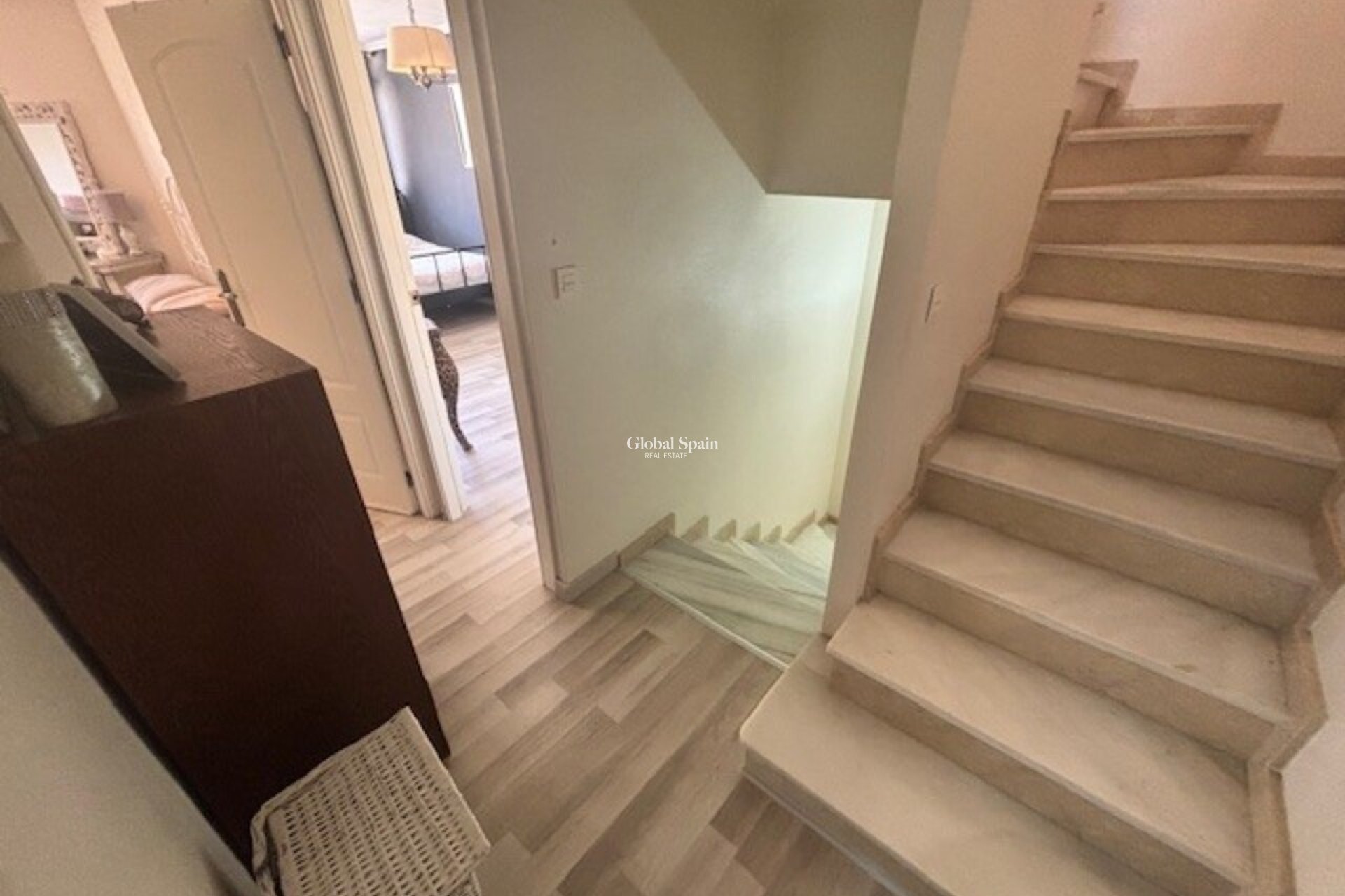 Resale - HOUSE -
ORIHUELA COSTA - Inland