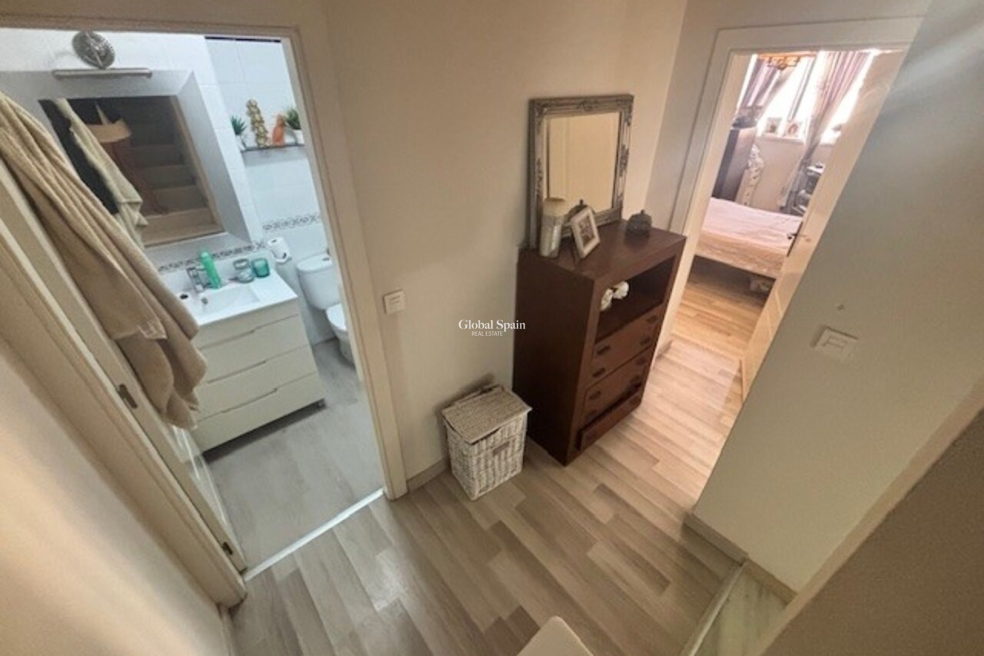 Resale - HOUSE -
ORIHUELA COSTA - Inland