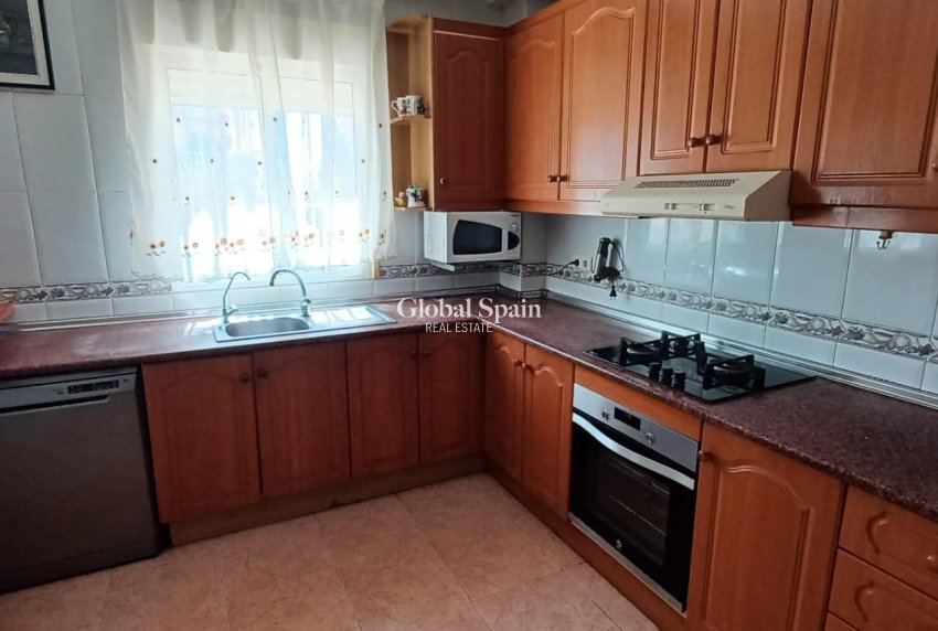 Resale - HOUSE -
ORIHUELA COSTA - La Chismosa