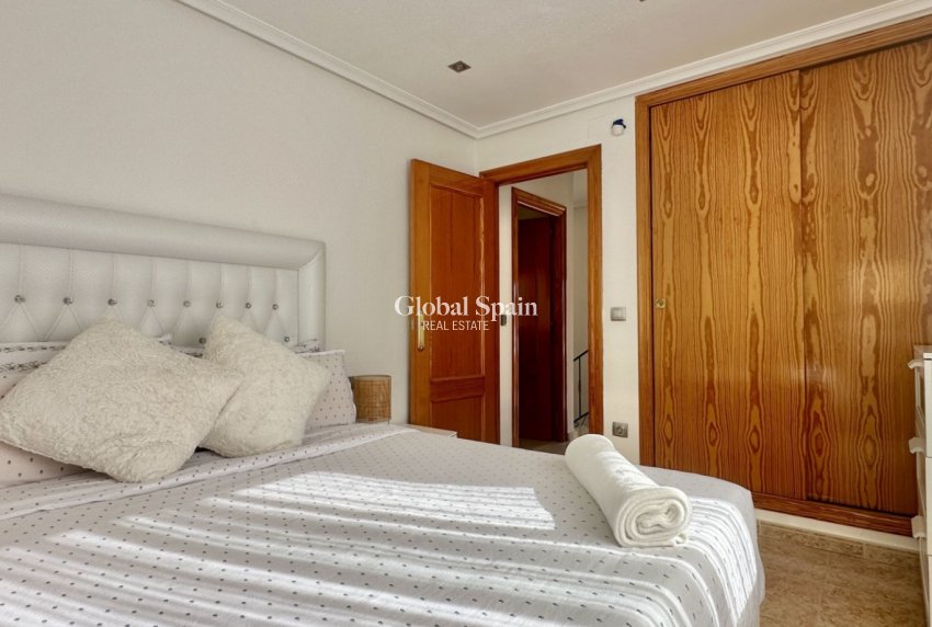 Resale - House -
ORIHUELA COSTA - La Florida