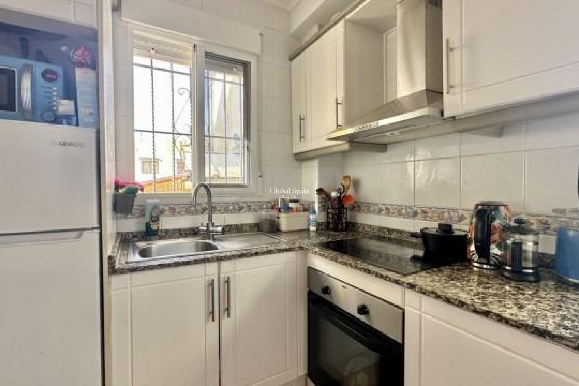 Resale - House -
ORIHUELA COSTA - La Florida