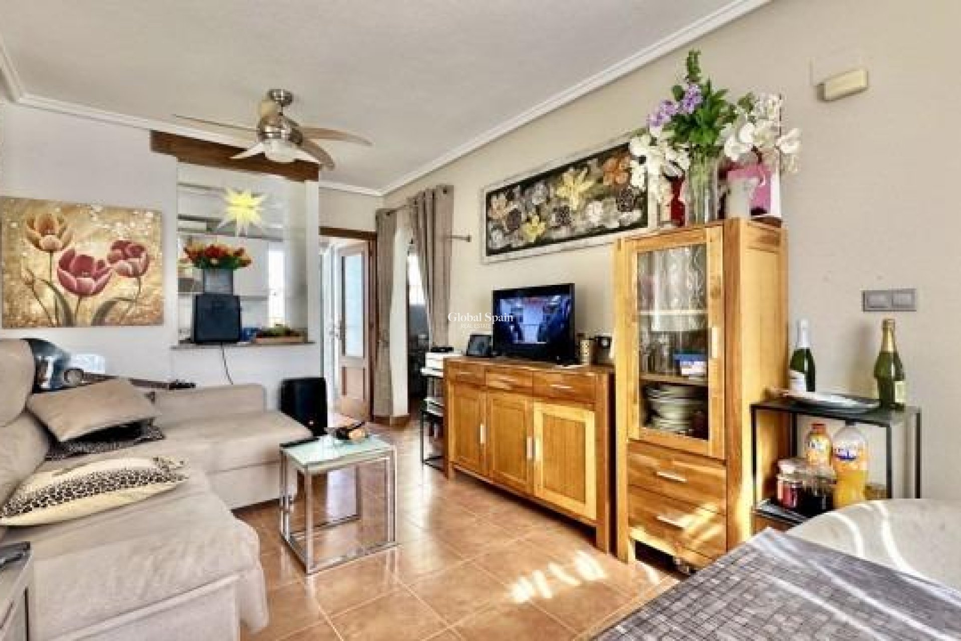 Resale - House -
ORIHUELA COSTA - La Florida
