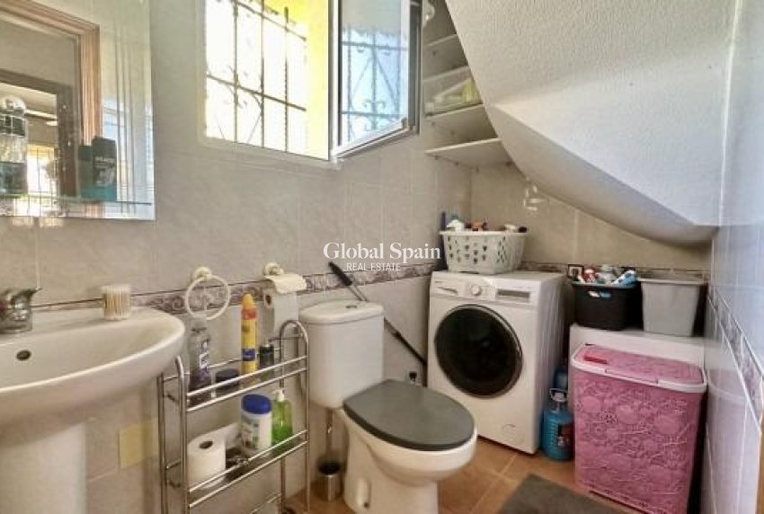 Resale - House -
ORIHUELA COSTA - La Florida