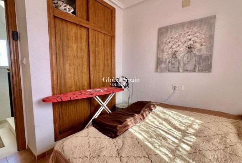Resale - House -
ORIHUELA COSTA - La Florida