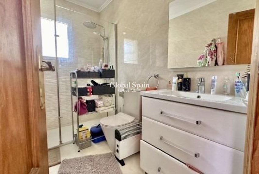 Resale - House -
ORIHUELA COSTA - La Florida