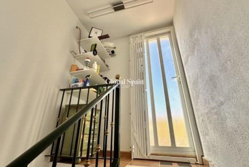 Resale - House -
ORIHUELA COSTA - La Florida