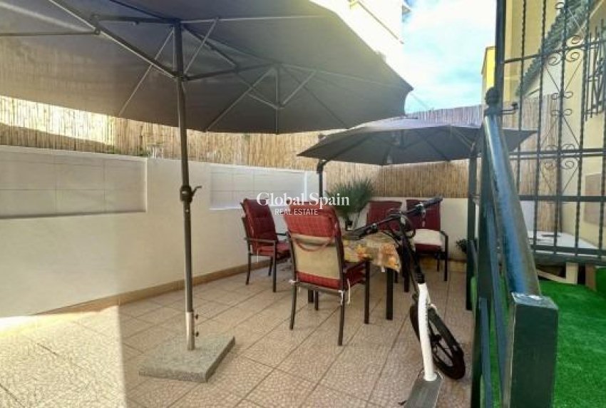 Resale - House -
ORIHUELA COSTA - La Florida