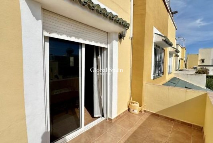 Resale - House -
ORIHUELA COSTA - La Florida