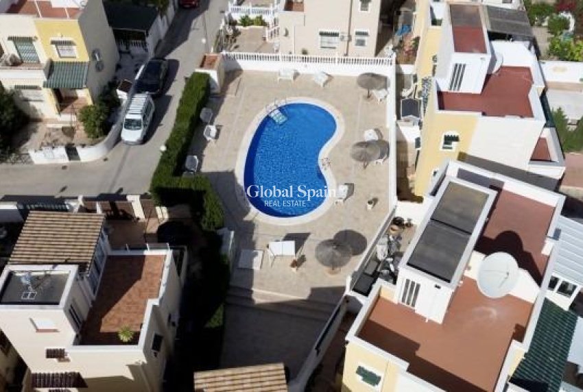 Resale - House -
ORIHUELA COSTA - La Florida