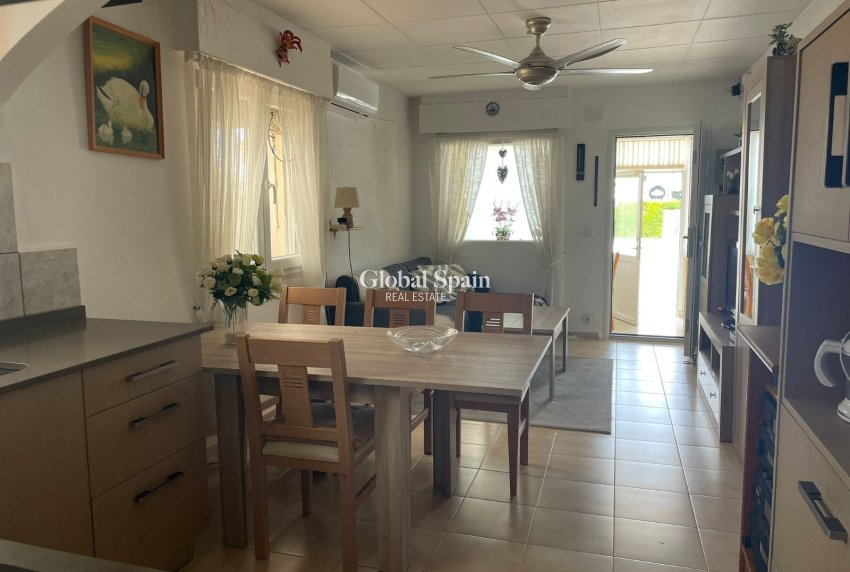 Resale - HOUSE -
ORIHUELA COSTA - La Florida