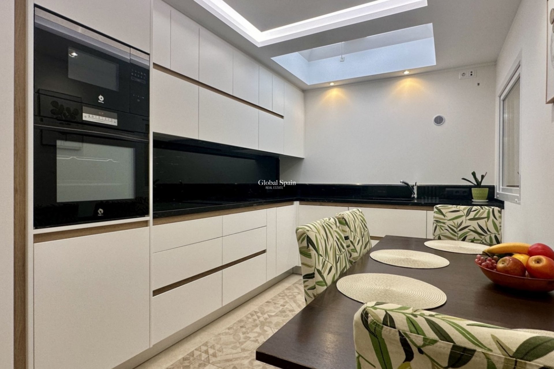 Resale - HOUSE -
ORIHUELA COSTA - La Florida